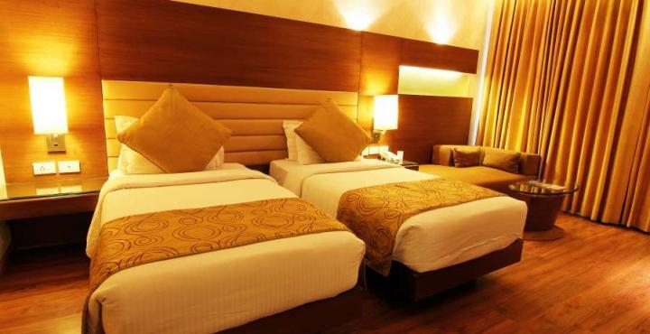 Indus Biznotel New Delhi Exterior photo