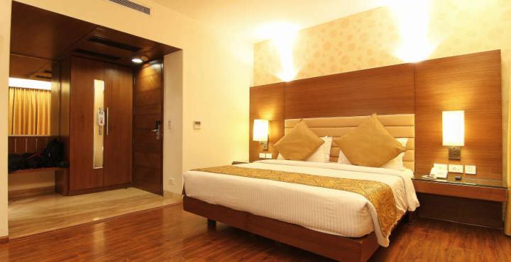 Indus Biznotel New Delhi Exterior photo