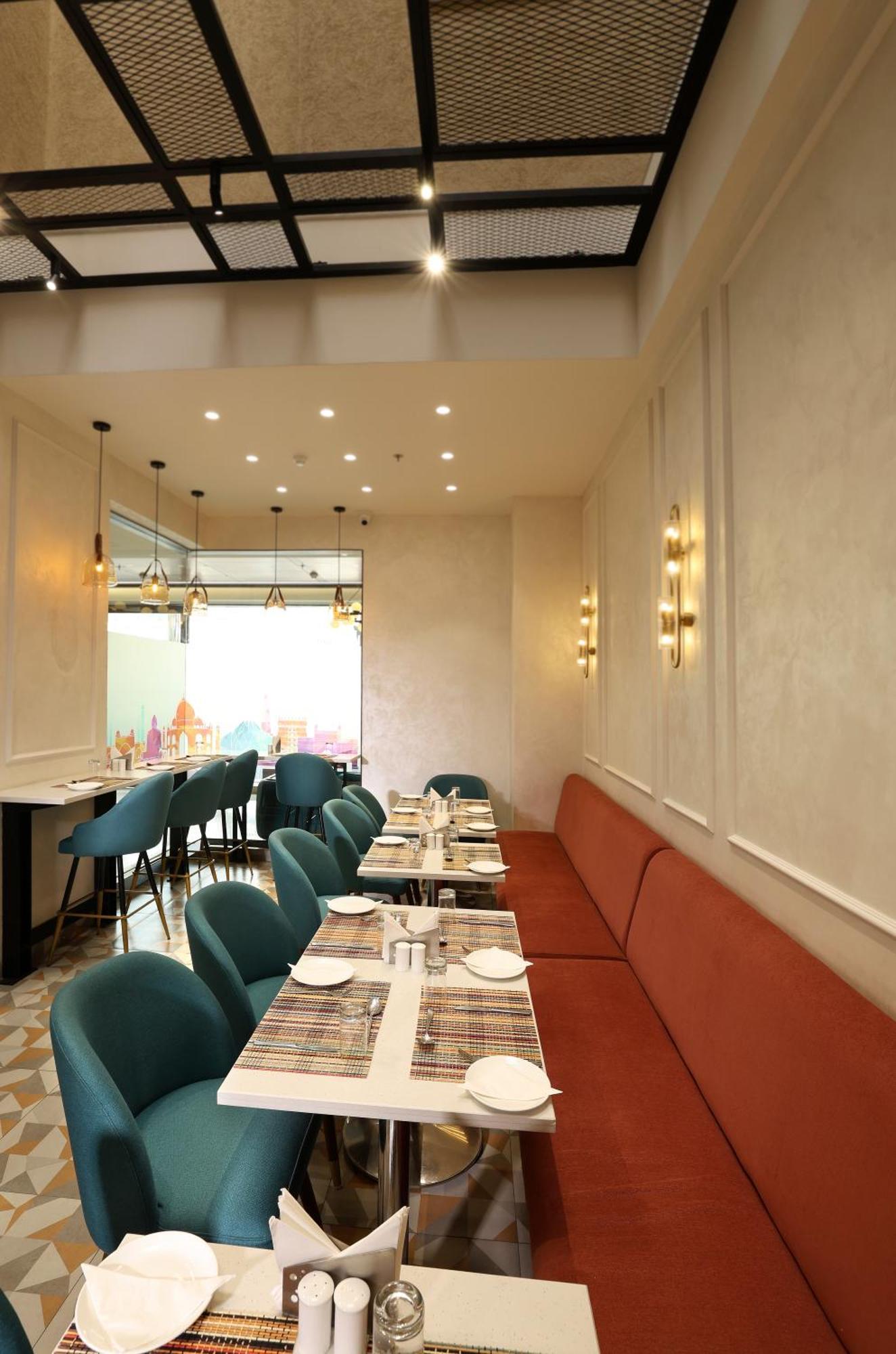 Indus Biznotel New Delhi Exterior photo