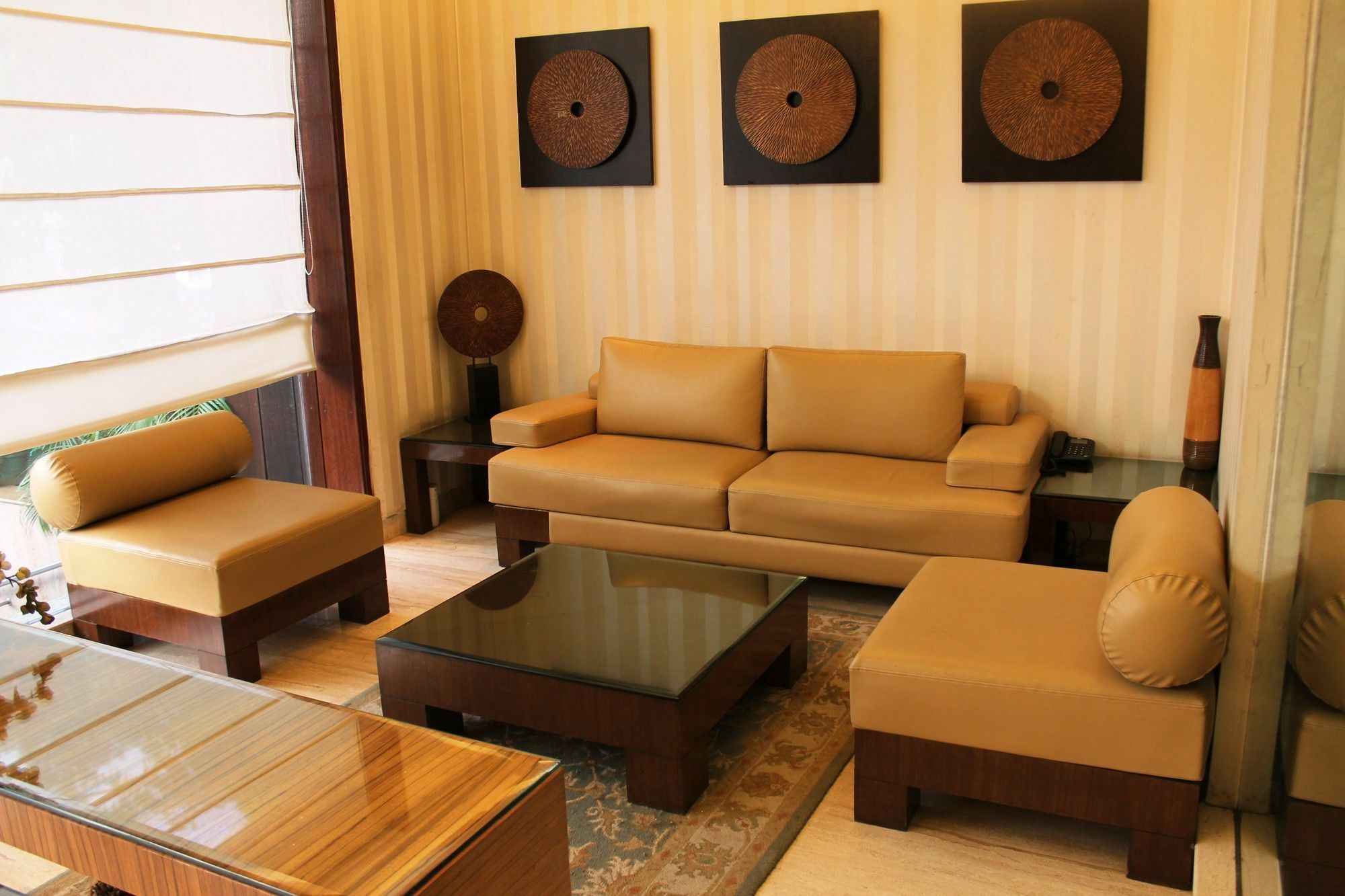 Indus Biznotel New Delhi Exterior photo