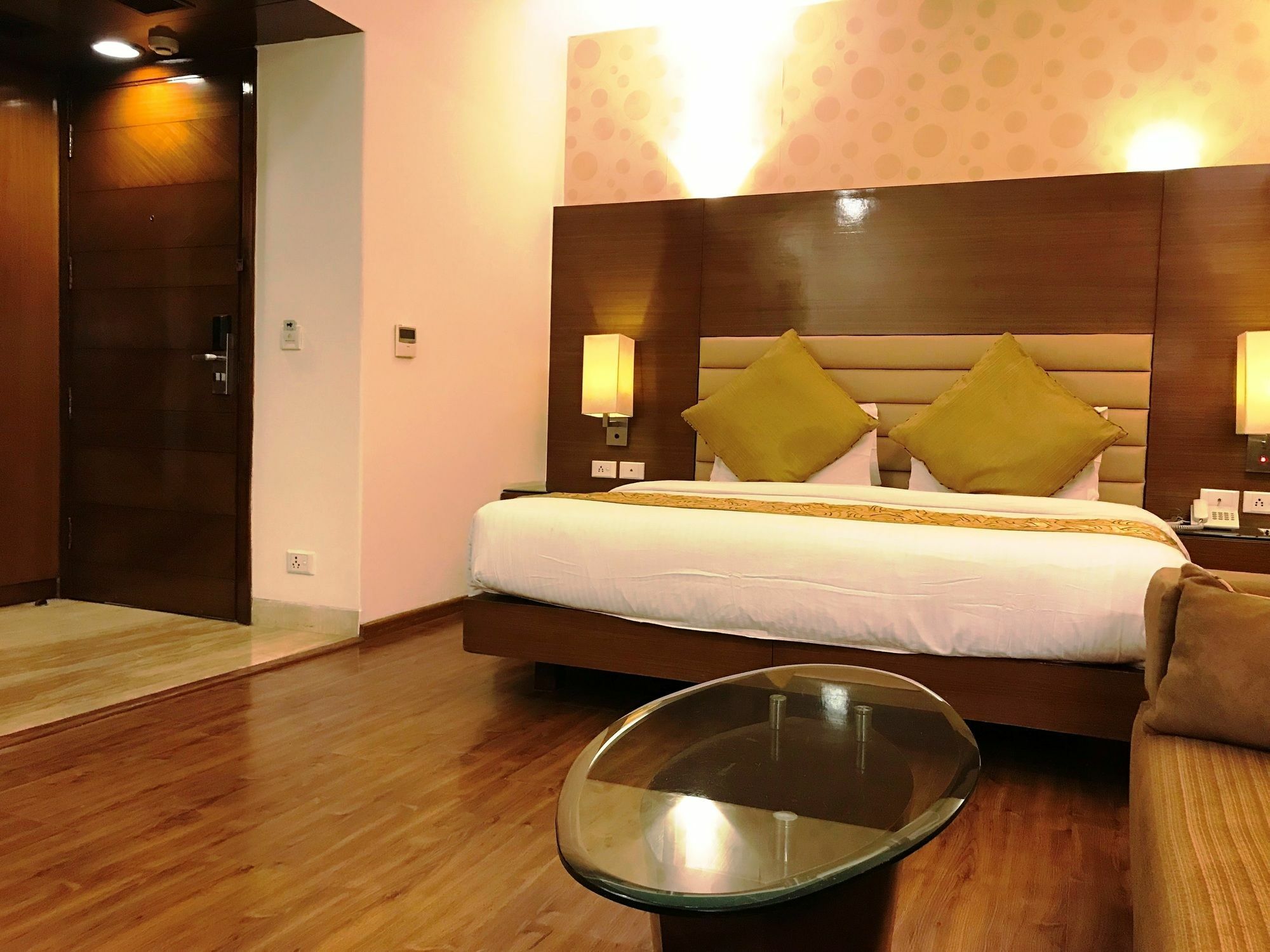 Indus Biznotel New Delhi Exterior photo